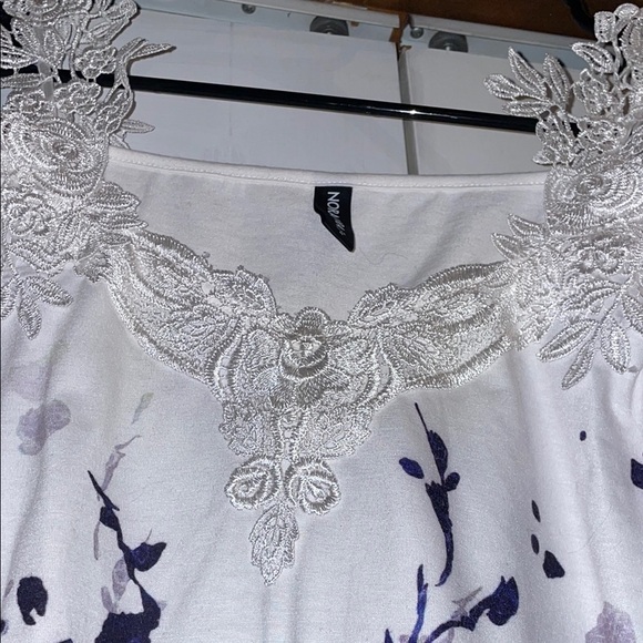 White and Purple lace embroidered Cold-Shoulder Blouse - Picture 3 of 7